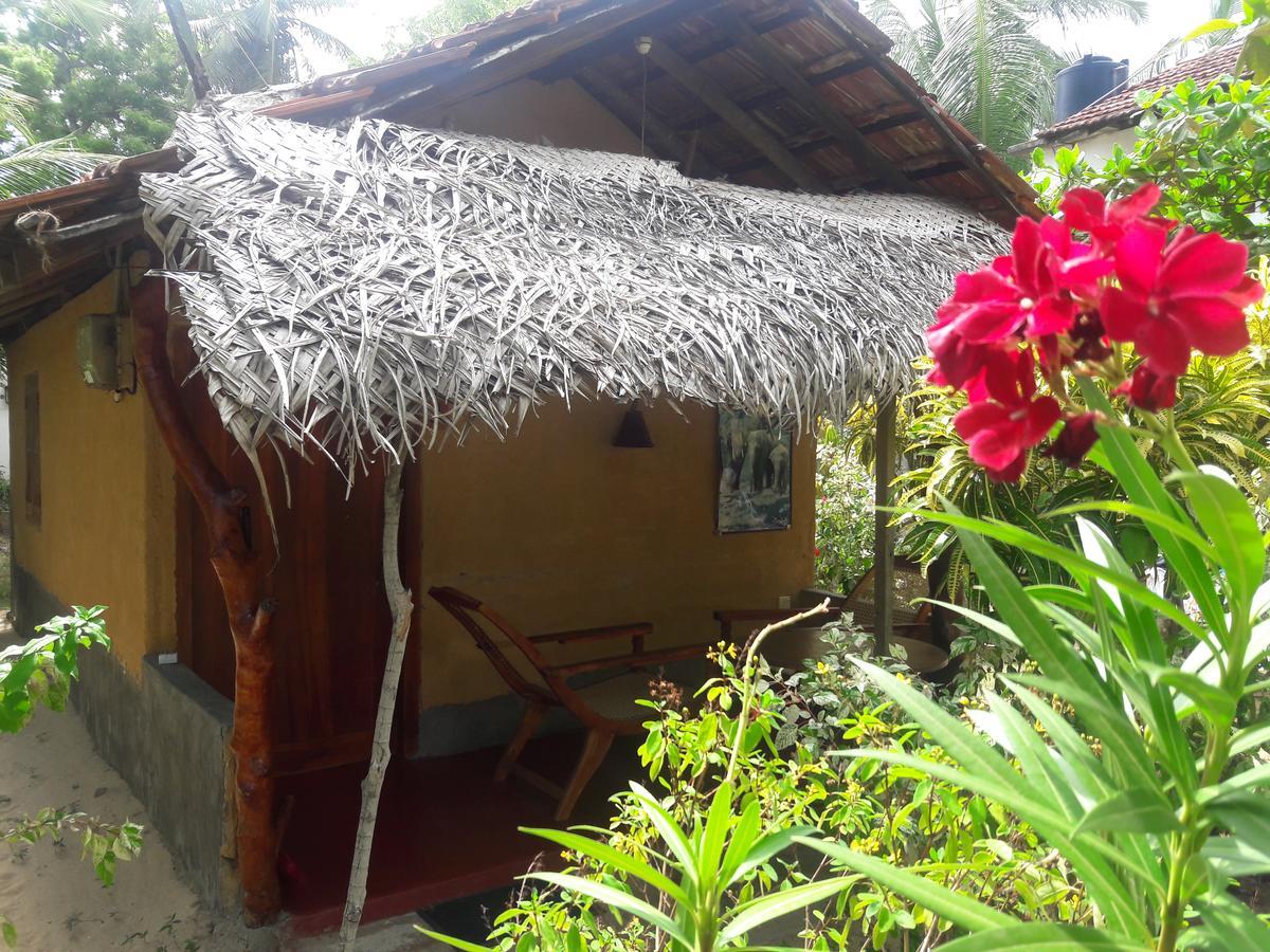 Natural Cabanas Kanattegoda Eksteriør billede